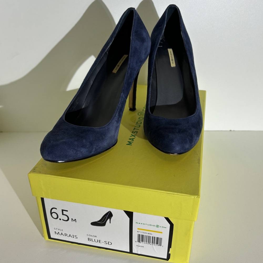 MAX STUDIO| Marais Suede Navy Round Toe Heel Size 6.5